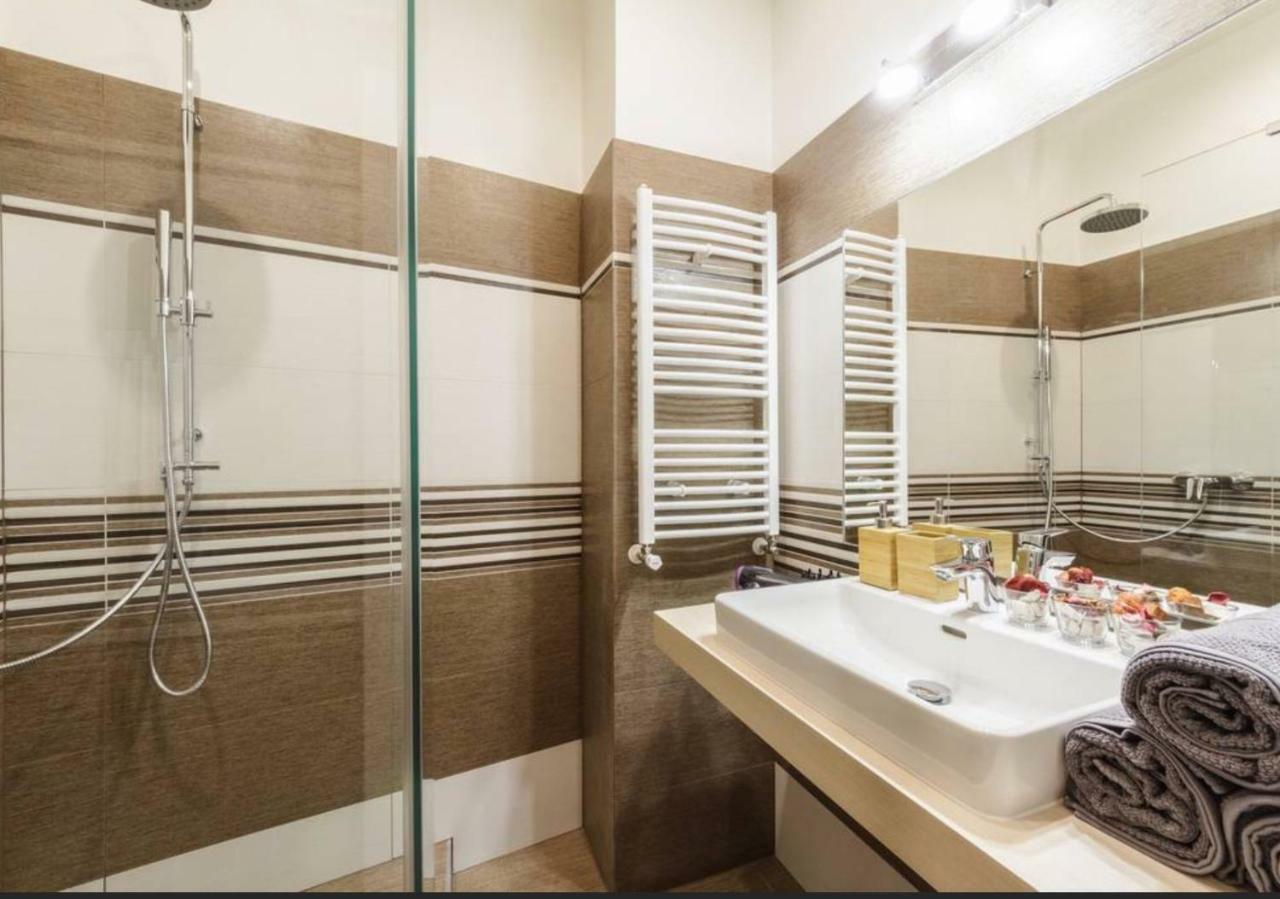 Central Prague Crown Apartments Luaran gambar